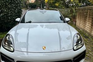 Porsche Cayenne coupe