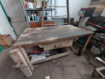 Banco da lavoro in legno