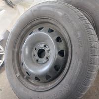 Cerchi in ferro R14 con copricerchi e gomma