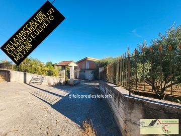 Villa con garage e mansarda Maccalube