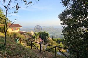 Villa di 304 m² con più di 5 locali a Pietrasanta
