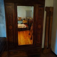 Armadio in legno di noce dei primi del 900