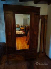 Armadio in legno di noce dei primi del 900