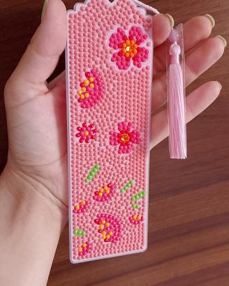 segnalibro rosa con i fiori 