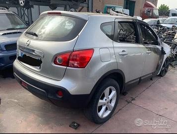 Nissan qashqai 2012 per ricambi