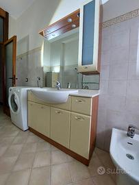 Mobile bagno con lavabo gruppo compreso