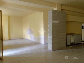 NEGOZIO A CESENATICO