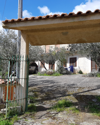 Villa divisibile vicinanze lago di Piana albanesi