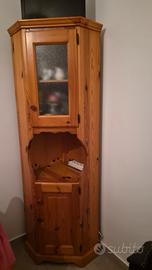 Mobile angolare in legno con vetrinetta 