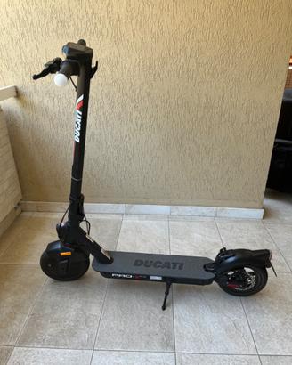 Monopattino Ducati pro II Plus