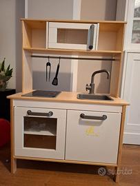 Cucina ikea in legno per bambini