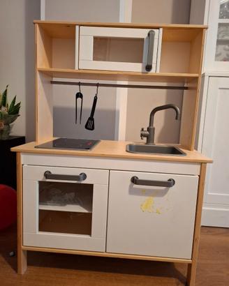 Cucina ikea in legno per bambini