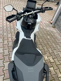 XADV 750
