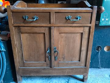 mobile da bagno antico