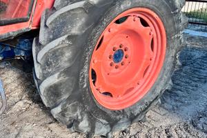 Gomme 14.9 r24 -16.9 r34