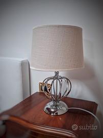 lampada da comodino o tavolo