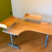 Scrivania angolare sinistra IKEA con 2 rialzi