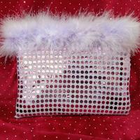 Pochette lilla con paillettes e piume