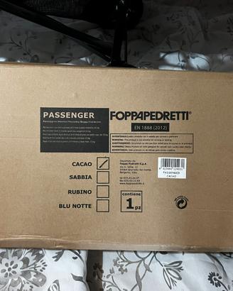 Passeggino Foppapedretti leggero e compatto.