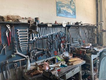 Attrezzatura officina meccanica usata con utensili