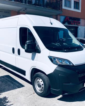Peugeot Boxer 35 2.2 BlueHDi 140 S&S PLM-TM Furgon