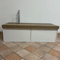 Mobile bagno con miscelatore