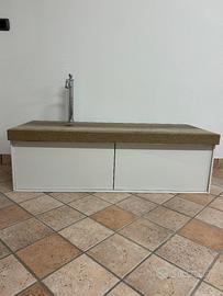 Mobile bagno con miscelatore