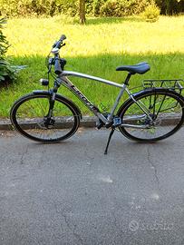 bicicletta da trekking 