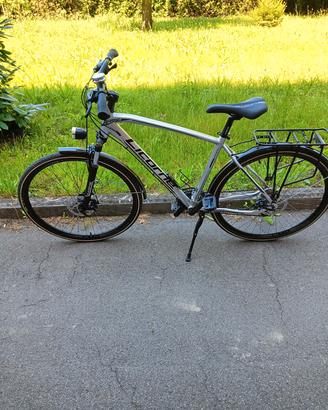 bicicletta da trekking 