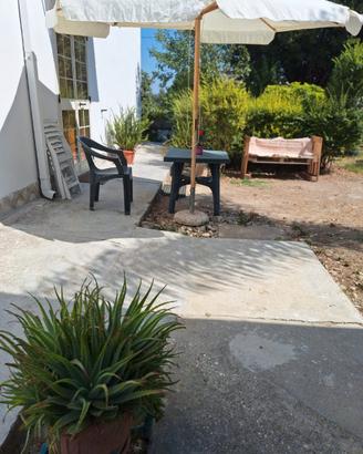 Casa in campagna con ampio spazio parcheggio