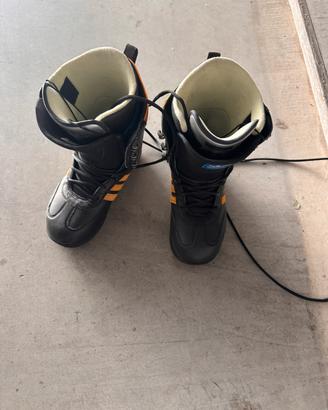 Scarponi snowboard Adidas misura 46