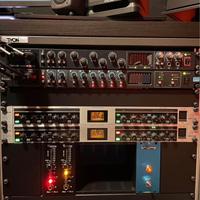 Behringer ultragain pro mic 2200