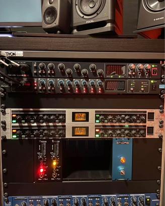 Behringer ultragain pro mic 2200