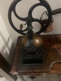 Antico macinacaffè Framont