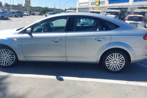 AUTO FORD MONDEO T.D.S.I. INTERNO PELLE BISCUIT.
