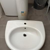 Lavandino con colonna marca CATALANO