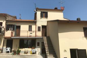 Casa indipendente con annessi e corte privata