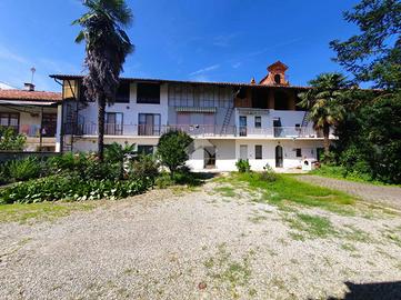 CASA SEMINDIPENDENTE A FAVRIA