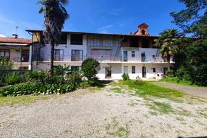 CASA SEMINDIPENDENTE A FAVRIA