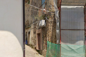 Magazzino rustico in via impietrata 15 mq