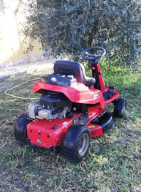 SNAPPER tosaerba a sedile. Taglia erba