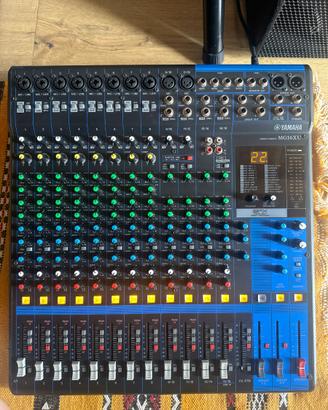 Mixer Yamaha MG16XU
