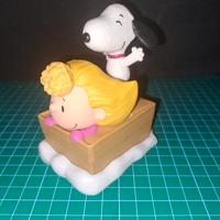 Snoopy e Charlie Brown Happy Meal 2015