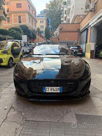 Jaguar F-Type R-Dynamic P300 RWD Automatica 2024 •