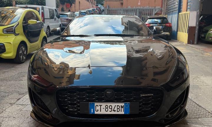 Jaguar F-Type R-Dynamic P300 RWD Automatica 2024 •