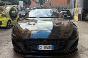 Jaguar F-Type R-Dynamic P300 RWD Automatica 2024 •