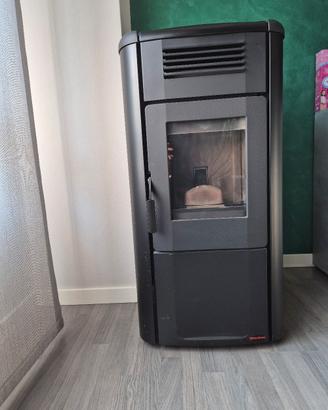  stufa a pellet come nuova