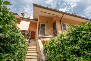 Appartamento di 90 m² con 4 locali e box auto a Mo