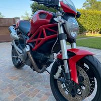 Ducati Monster 696