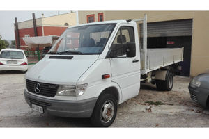 Furgone Mercedes cassone ribaltabile